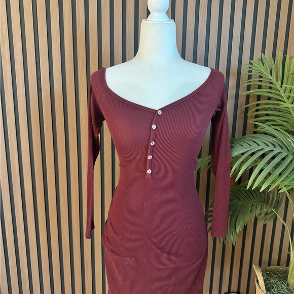 Burgundy Long Sleeve Button-Down Dress - Picture 2 of 7